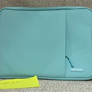 Laptop Case. NWOT 14” x 10.5”